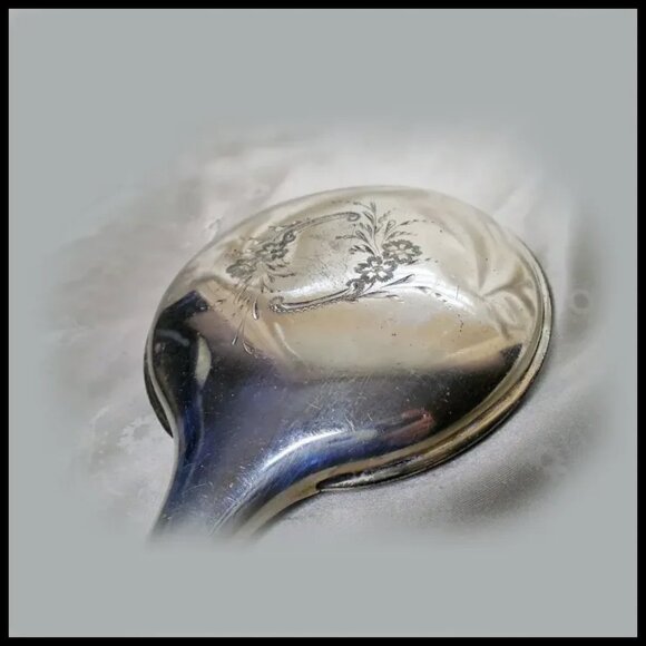 Antique Art Nouveau Hand Mirror, Warranted Quadruple Plated Silver - Picture 2 of 15